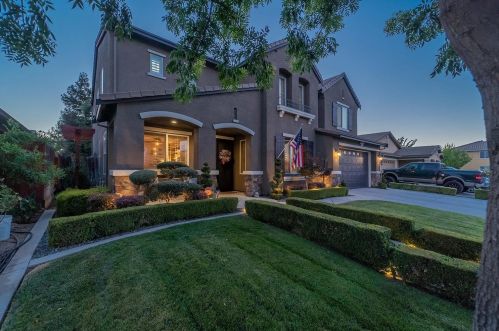 2909 Espana Ln, Modesto, CA 95355-7951