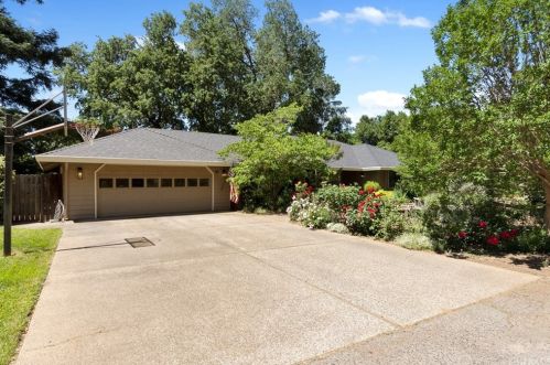 21 Misty Way, Chico, CA 95926-2000