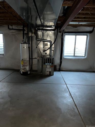 8101 Mobile Way, Englewood CO 80112-4619 exterior