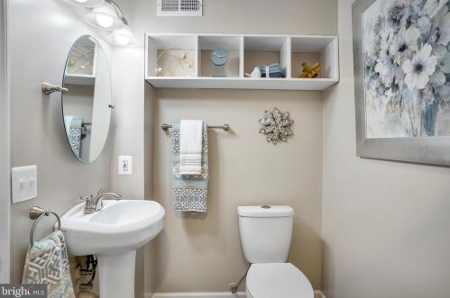 340 Revenoor Rd, Harpers Ferry WV exterior