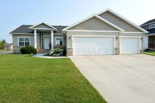 4906 Loden Ct, Fargo, ND 58104-6047