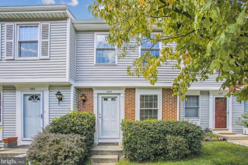1680 Harvest Green Ct, Herndon, VA 20194-1503