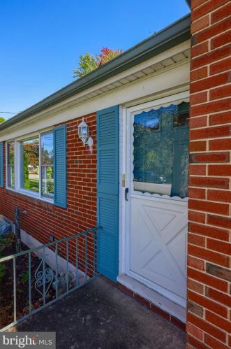 2412 Amethyst Rd, York, PA 17408-4402