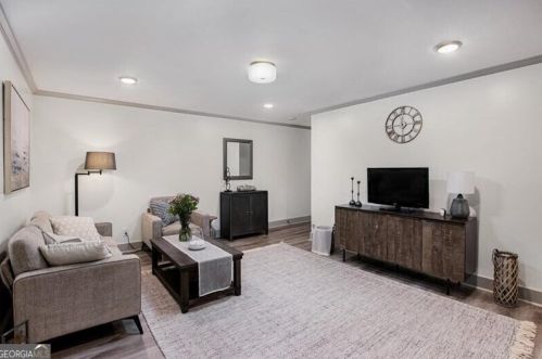 178 Barone Pl, Atlanta GA  30327-1073 exterior