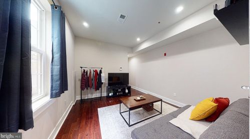 46 44 St, Philadelphia PA 19104-2939 exterior