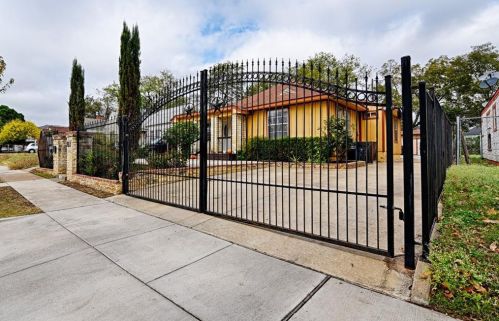 805 Colvin St, Fort Worth, TX 76104-6811