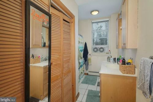 2001 13 St, Philadelphia PA  19148-5503 exterior