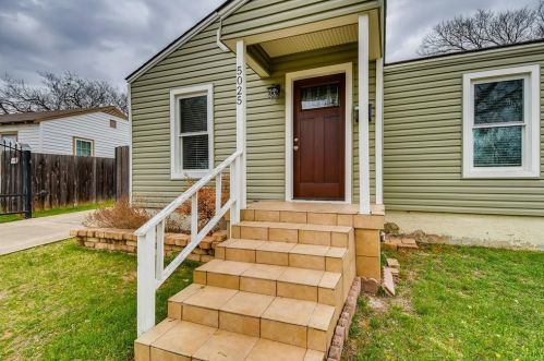 5025 Royal Dr, Fort Worth TX  76116-8829 exterior