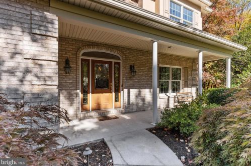7104 Sleepy Hollow Rd, Harrisburg, PA 17112-9208