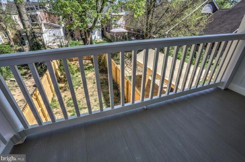 527 Howard Ave, Lancaster PA  17602-4421 exterior