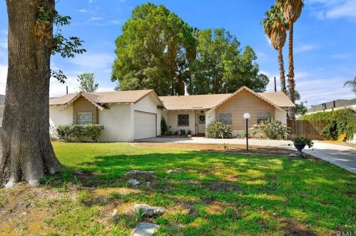 4060 Maplewood Pl, Riverside, CA 92506-1870