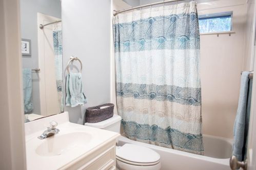 84 Oak Grove Ln, Conroe TX  77304-2515 exterior