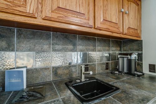 5968 Riverbend Pl, Fort Worth TX  76112-1064 exterior