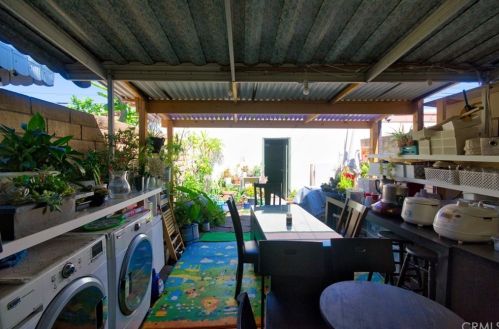 740 Fairhaven St, Anaheim CA  92801-4002 exterior