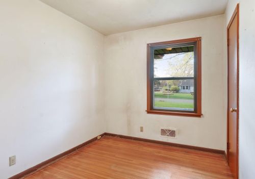 2133 Blomquist Ave, Saint Paul MN  55110-4701 exterior