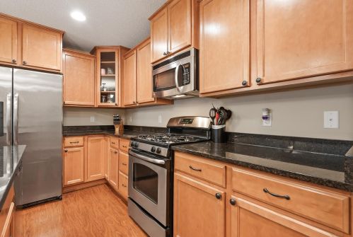 2141 Cedar Grv Trl, Saint Paul MN  55122-1543 exterior