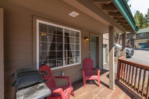 12491 Northwoods Blvd, Truckee, CA 96161-6458