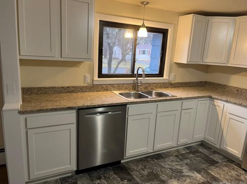 1082 Davis Ave, Killingly CT  06239-1609 exterior