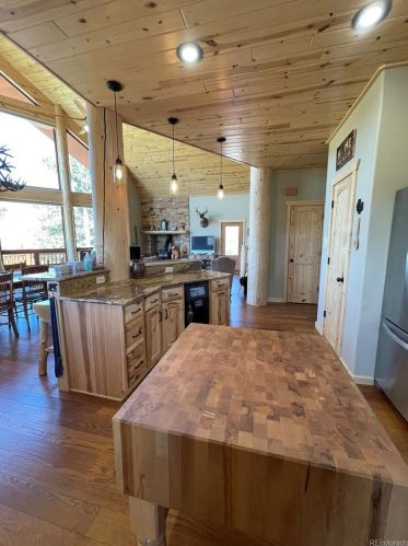 2221 Sigler Dr, Sangre De Cristo Ranches CO exterior