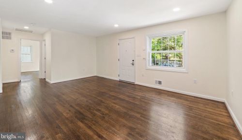 15906 Donald Curtis Dr, Woodbridge VA  22191-4250 exterior