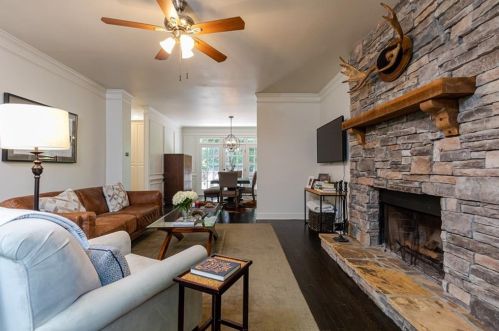 1900 Harper Rd, Atlanta GA  30318-3023 exterior