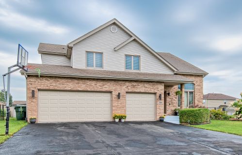 2865 Daniel Lewis Dr, Mokena, IL 60451-2549
