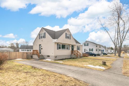 40 Mona Rd, Portland, ME 04103-3618