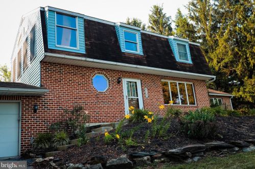 255 Evergreen Ln, York, PA 17408-6014