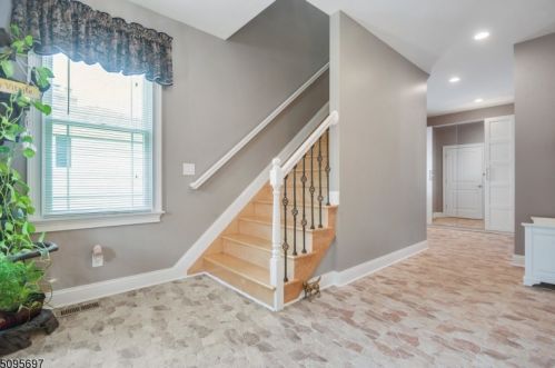 156 Pitt Rd, Springfield, NJ 07081-2623