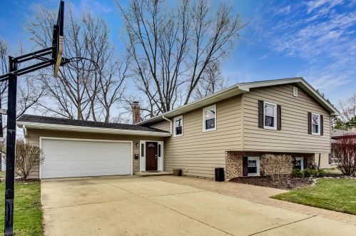 320 Rowan Ct, Naperville, IL 60540-7822