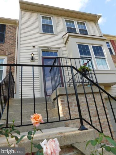 8487 Springfield Oaks Dr, Springfield VA  22153-3571 exterior