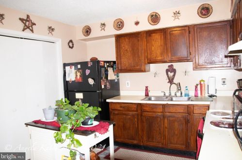 34 Mallard Ct, Charles Town WV 25414-5804 exterior