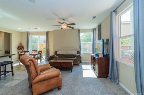 3261 Alps Ln, Clovis, CA 93619-5415