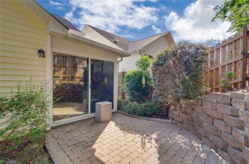 4331 River Bluff Ter, Greensboro, NC 27409-9201