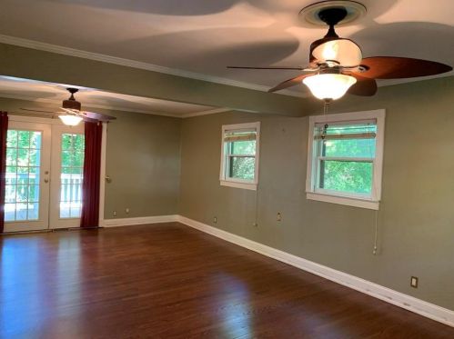 500 Carriage Dr, Atlanta GA  30328-3307 exterior