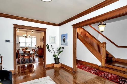 7027 Vernon Ave, Chicago, IL 60637-4623