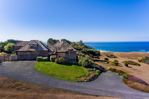45451 Drifters Reef Rd, Mendocino, CA 95460-8741