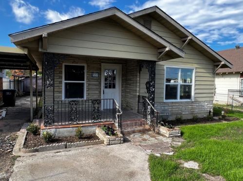 2719 Prairie Ave, Fort Worth TX  76164-6819 exterior