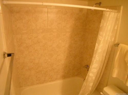 445 Seaside Ave, Honolulu HI  96815-2640 exterior