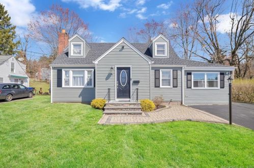 16 Charter Rd, Ellington CT  06029-4224 exterior