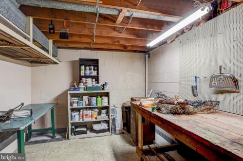 2113 Lyndell Dr, Lancaster PA  17601-5728 exterior