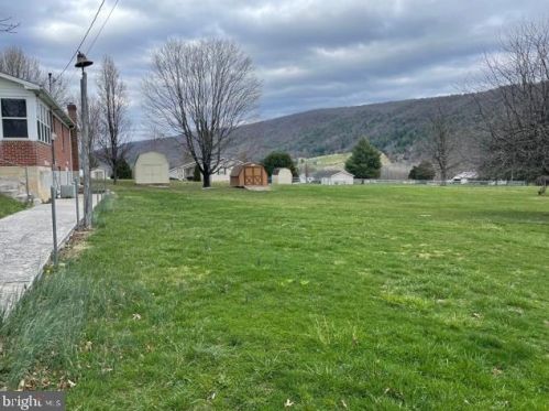 3392 Petersburg Pike, Franklin WV 26807-5635 exterior