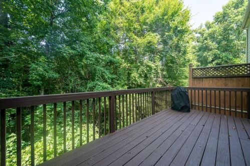 5106 Manerdale Dr, Atlanta GA  30339-0105 exterior