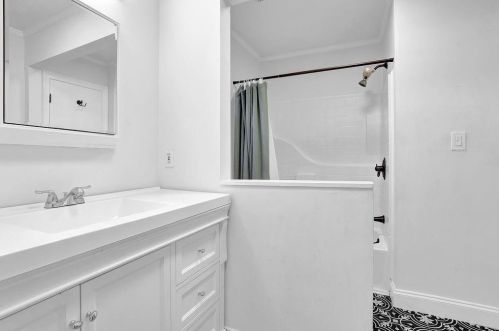 751 San Fernando Dr, Smyrna GA  30080-1437 exterior