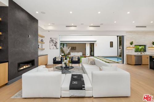 4952 Haskell Ave, Van Nuys, CA 91436-1664