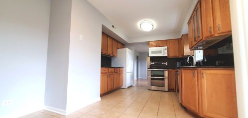 671 Wyngate Ln, Buffalo Grove, IL 60089-1444