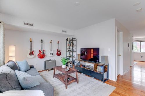 224 Goddard Row, Middletown, RI 02840-6607