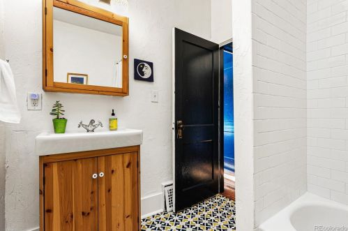 2059 Vine St, Denver CO 80205-3530 exterior