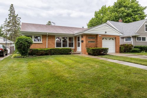 108 Wa Pella Ave, Mount Prospect, IL 60056-3035