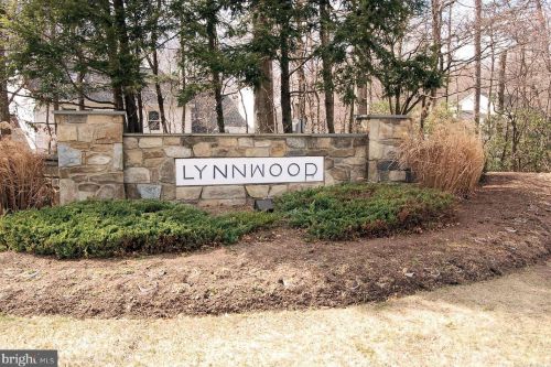 13015 Montpelier Ct, Woodbridge VA  22192-3356 exterior